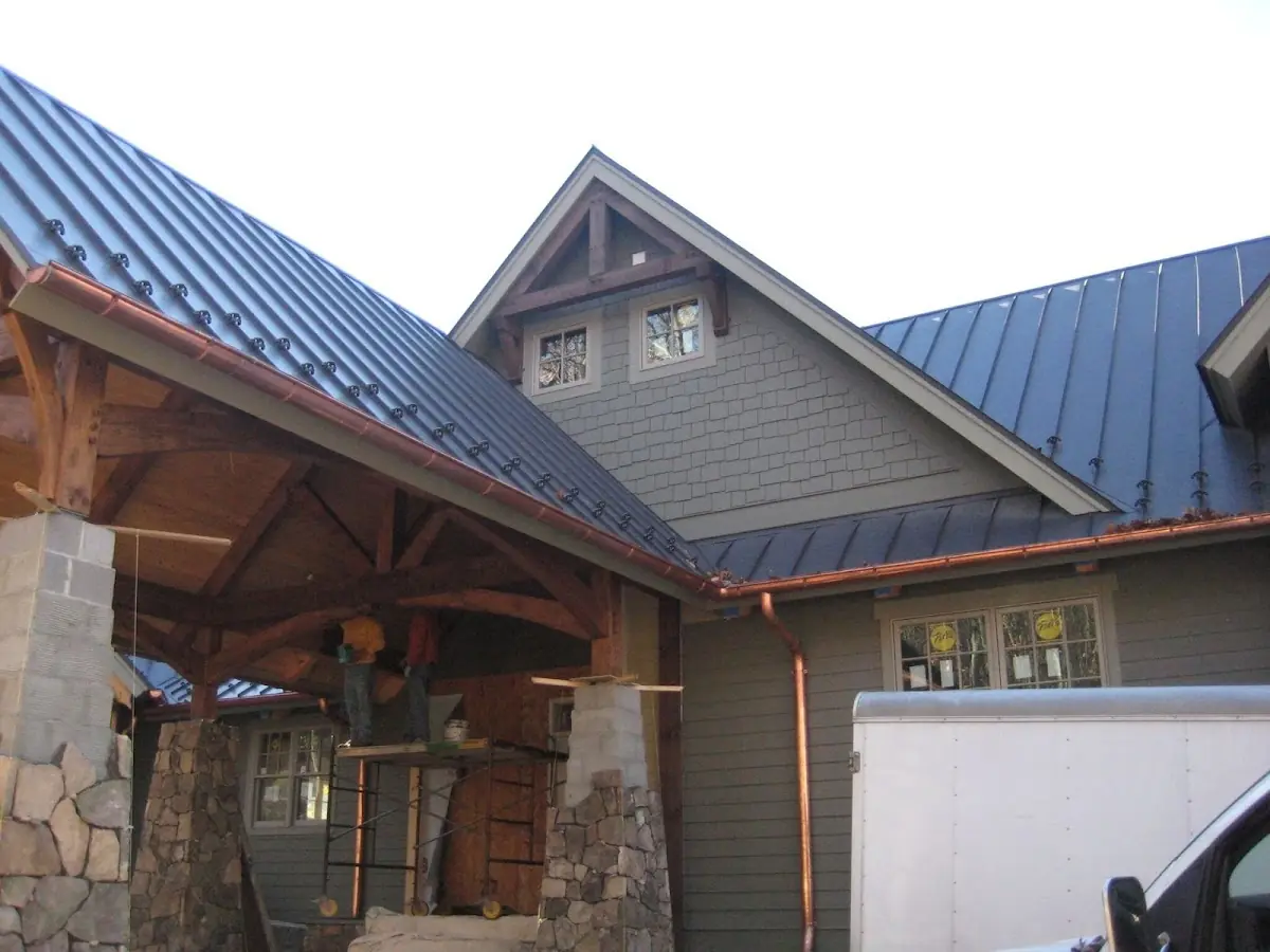 Craftsman Roofing team delivering quality roofing work in Mart